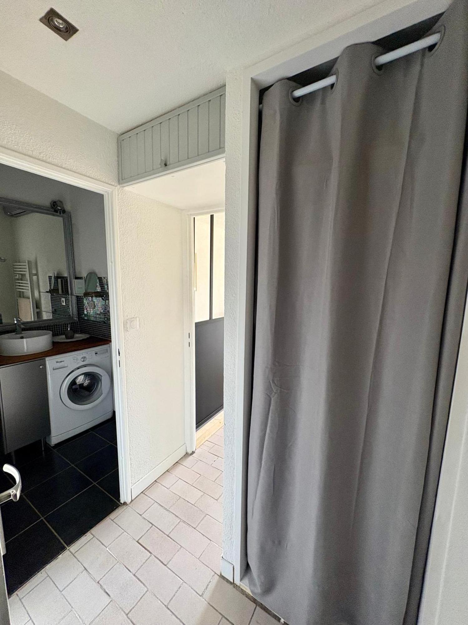 Sejour Au Port Apartment Hyeres Exterior photo